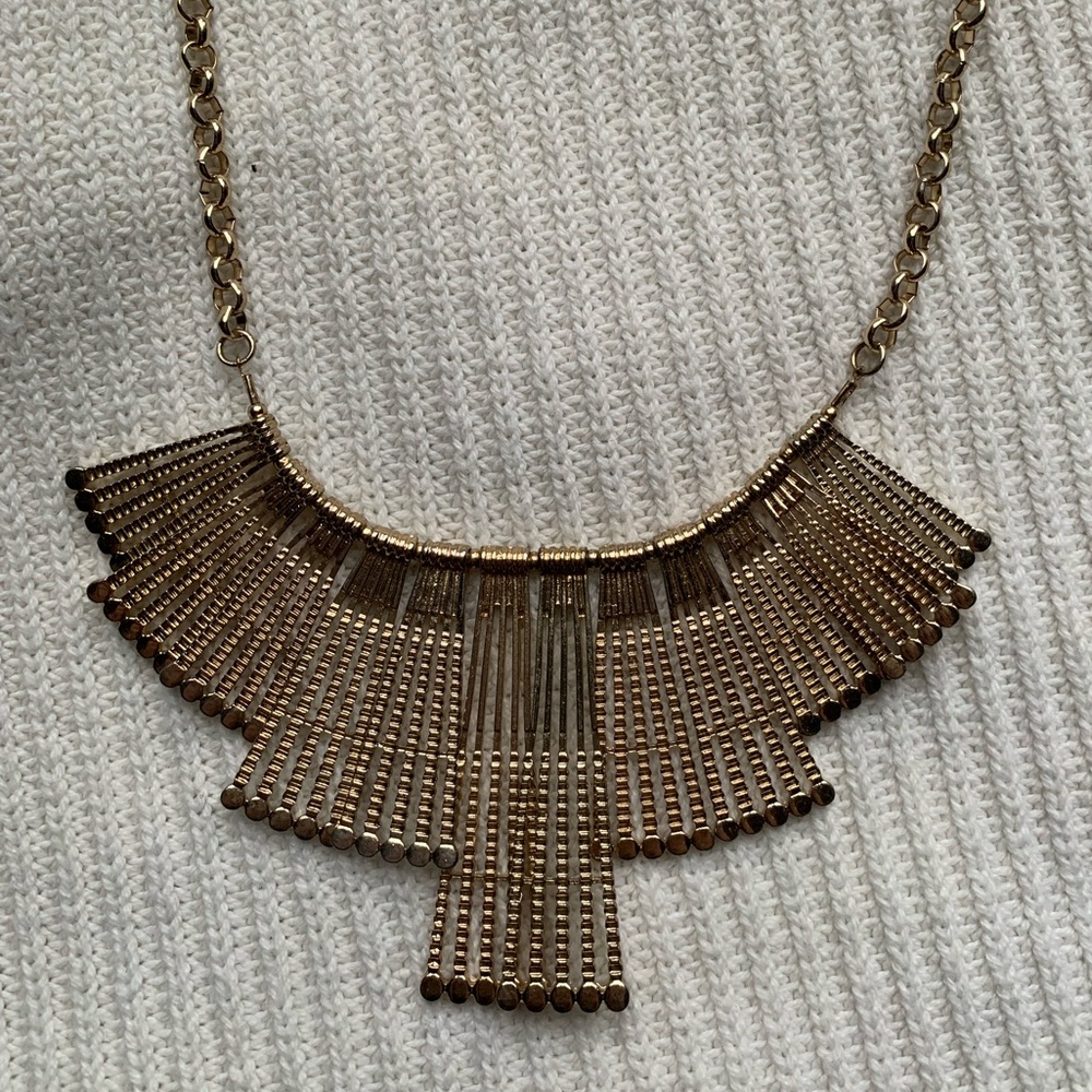Beautiful gold necklace, perfect for special events